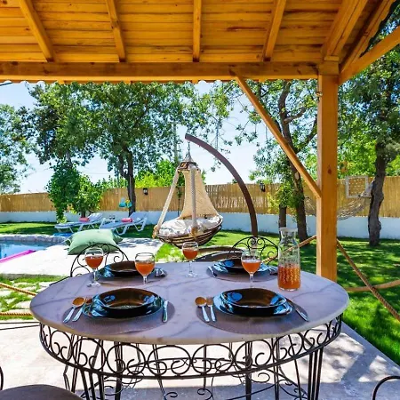 Uezuemlue 2 Bedroom Secluded With Private Pool Hot Tub Vilă Kalkan
