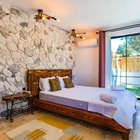Uezuemlue 2 Bedroom Secluded With Private Pool Hot Tub Vila Kalkan