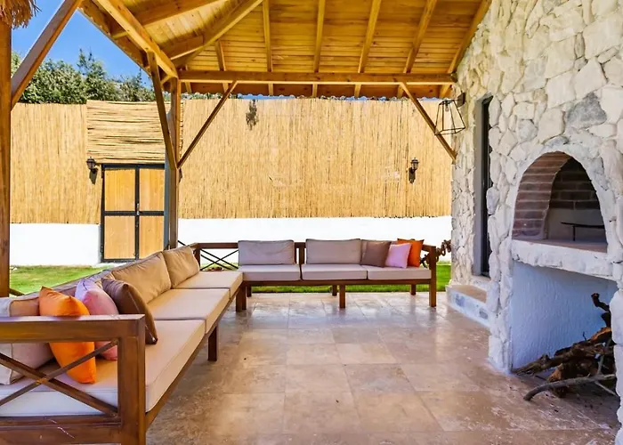Vilă Uezuemlue 2 Bedroom Secluded With Private Pool Hot Tub Kalkan