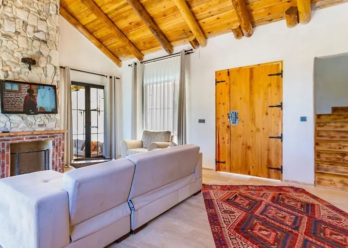 Vilă Uezuemlue 2 Bedroom Secluded With Private Pool Hot Tub *