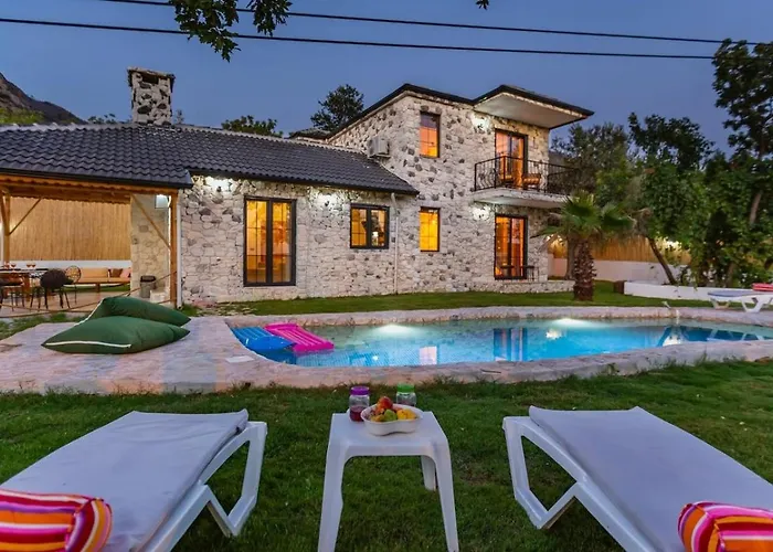 Uezuemlue 2 Bedroom Secluded With Private Pool Hot Tub * Kalkan