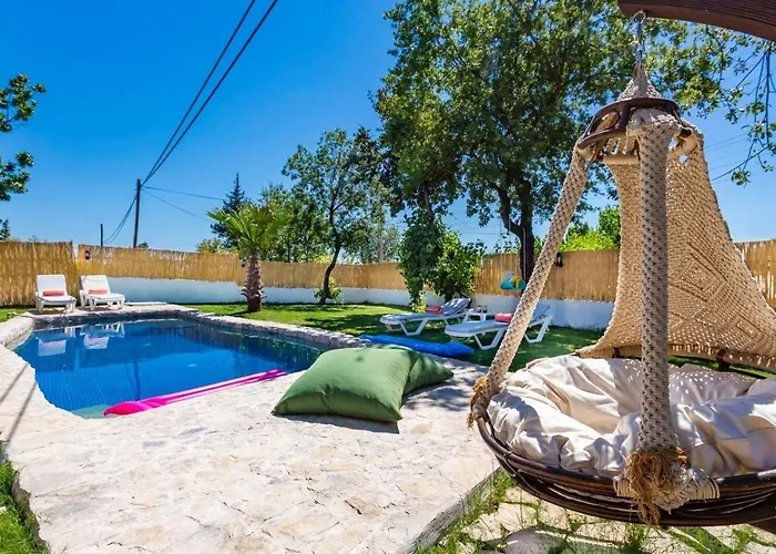 Uezuemlue 2 Bedroom Secluded With Private Pool Hot Tub Vilă *