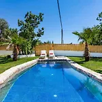 Villa Uezuemlue 2 Bedroom Secluded With Private Pool Hot Tub