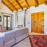 Villa Uezuemlue 2 Bedroom Secluded With Private Pool Hot Tub *