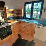 Uezuemlue 2 Bedroom Secluded With Private Pool Hot Tub