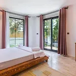 Villa Uezuemlue 2 Bedroom Secluded With Private Pool Hot Tub *