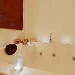 Villa Uezuemlue 2 Bedroom Secluded With Private Pool Hot Tub *
