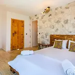 Uezuemlue 2 Bedroom Secluded With Private Pool Hot Tub *