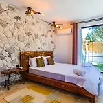 Uezuemlue 2 Bedroom Secluded With Private Pool Hot Tub Villa Kalkan
