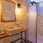 Uezuemlue 2 Bedroom Secluded With Private Pool Hot Tub Villa