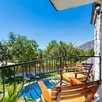 Uezuemlue 2 Bedroom Secluded With Private Pool Hot Tub Villa