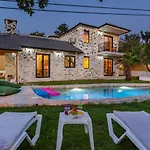Uezuemlue 2 Bedroom Secluded With Private Pool Hot Tub * Kalkan