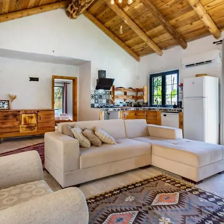 Villa Uezuemlue 2 Bedroom Secluded With Private Pool Hot Tub