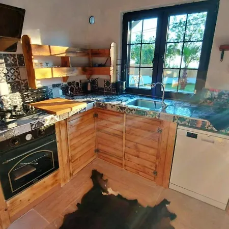 Uezuemlue 2 Bedroom Secluded With Private Pool Hot Tub