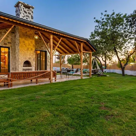 Uezuemlue 2 Bedroom Secluded With Private Pool Hot Tub * Καλκάν