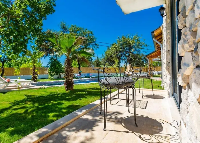 Uezuemlue 2 Bedroom Secluded With Private Pool Hot Tub 卡尔坎