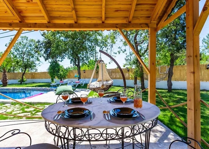 Uezuemlue 2 Bedroom Secluded With Private Pool Hot Tub 别墅 卡尔坎