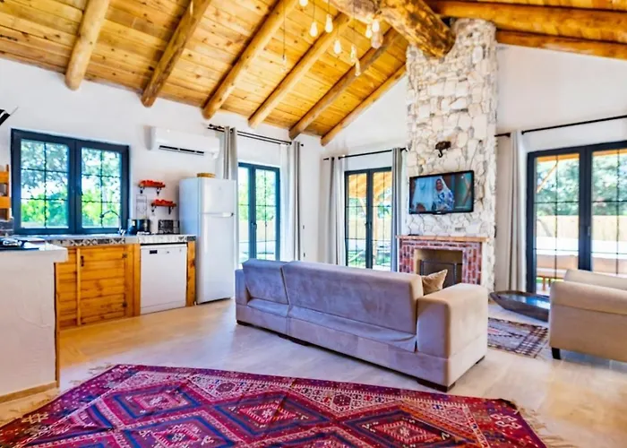 Uezuemlue 2 Bedroom Secluded With Private Pool Hot Tub