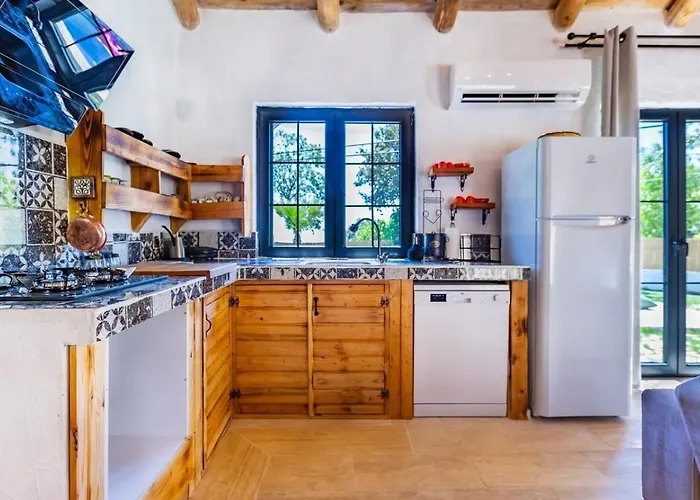 Uezuemlue 2 Bedroom Secluded With Private Pool Hot Tub 卡尔坎