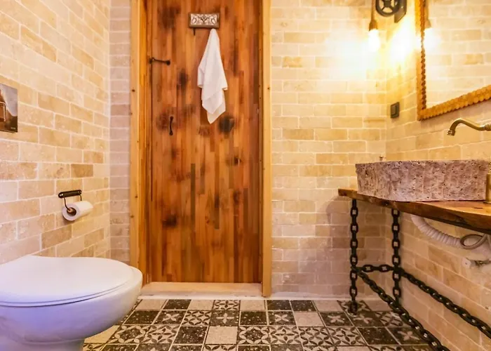 Uezuemlue 2 Bedroom Secluded With Private Pool Hot Tub *