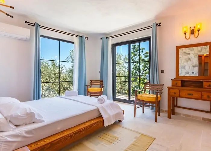 Uezuemlue 2 Bedroom Secluded With Private Pool Hot Tub *