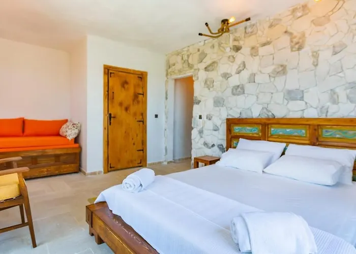 别墅 Uezuemlue 2 Bedroom Secluded With Private Pool Hot Tub *