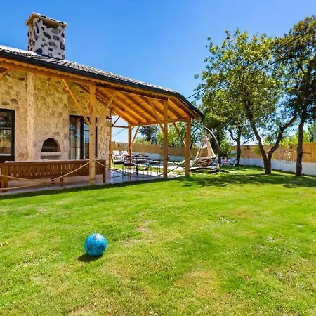 Villa üzümlü 2 Bedroom Secluded With Private Pool Hot Tub Kalkan