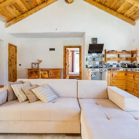 üzümlü 2 Bedroom Secluded With Private Pool Hot Tub Villa